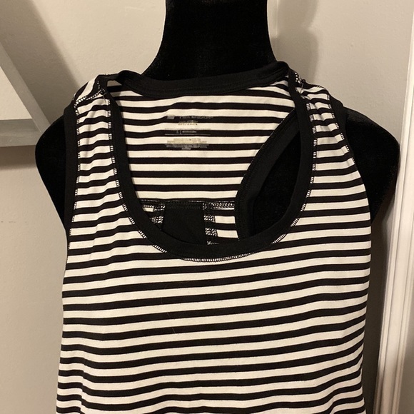 Ladies Exercise Tank, black & white stripes size large, EUC, gently worn - Picture 3 of 5